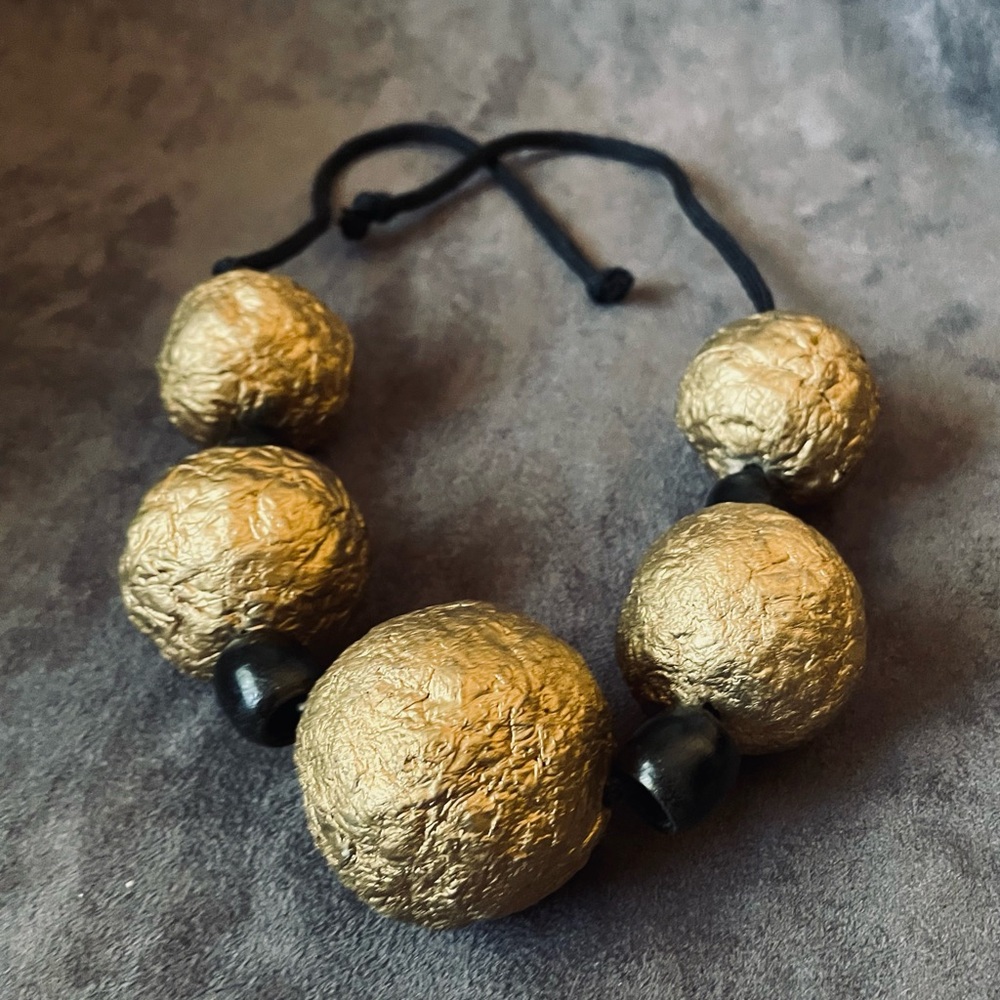 Gold chunky necklace